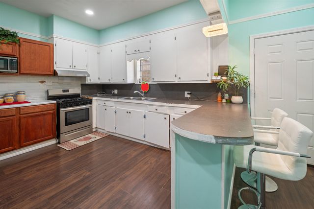 906 E Houston St, Marshall, TX 75670