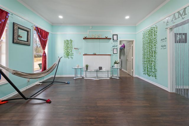 906 E Houston St, Marshall, TX 75670