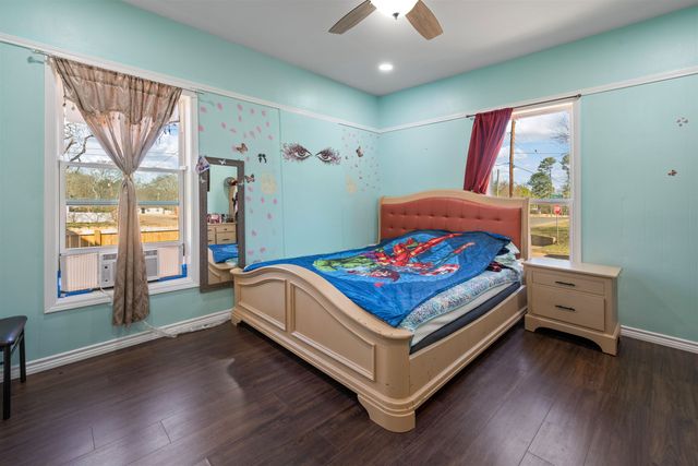 906 E Houston St, Marshall, TX 75670