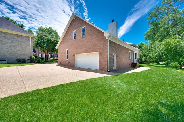 1605 Ardenwood Ct, Nashville, TN 37215