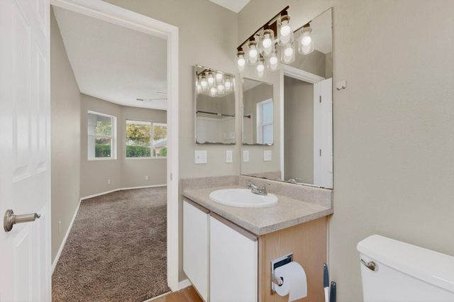 3037 Mason Meadows Drive NE, Rio Rancho, NM 87144
