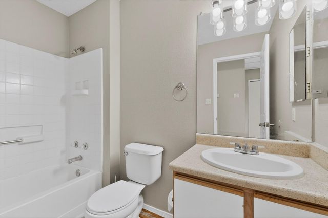 3037 Mason Meadows Drive NE, Rio Rancho, NM 87144