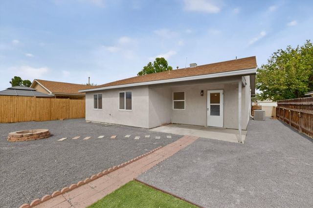 3037 Mason Meadows Drive NE, Rio Rancho, NM 87144