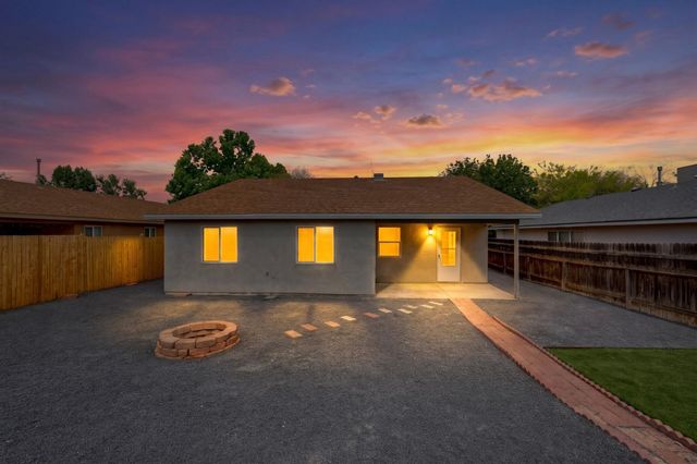 3037 Mason Meadows Drive NE, Rio Rancho, NM 87144