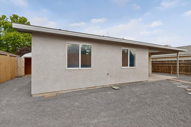 3037 Mason Meadows Drive NE, Rio Rancho, NM 87144