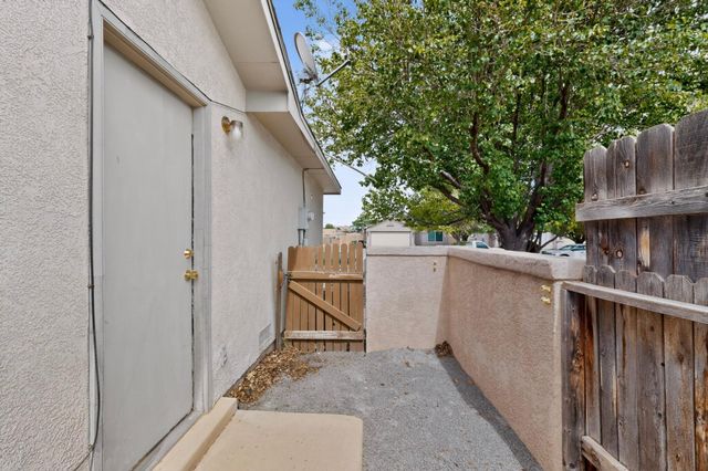 3037 Mason Meadows Drive NE, Rio Rancho, NM 87144