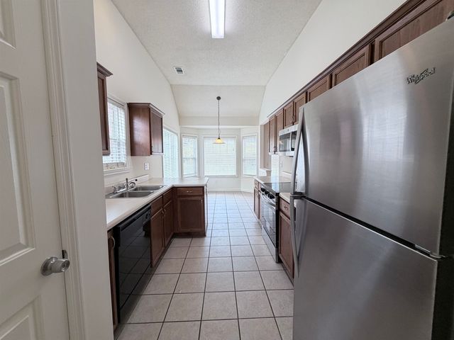 10097 BLOOMSBURY AVE, Cordova, TN 38016