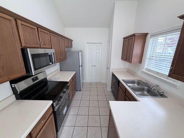 10097 BLOOMSBURY AVE, Cordova, TN 38016