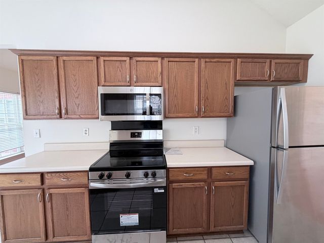 10097 BLOOMSBURY AVE, Cordova, TN 38016