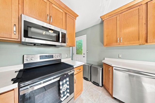 100 N Highland AVENUE, Thiensville, WI 53092