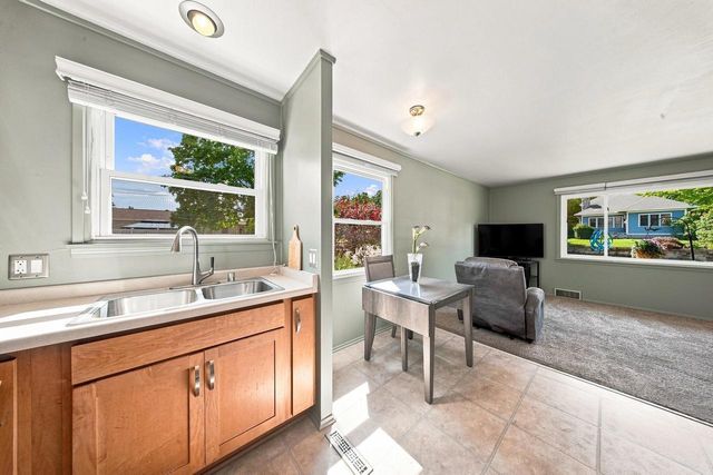 100 N Highland AVENUE, Thiensville, WI 53092