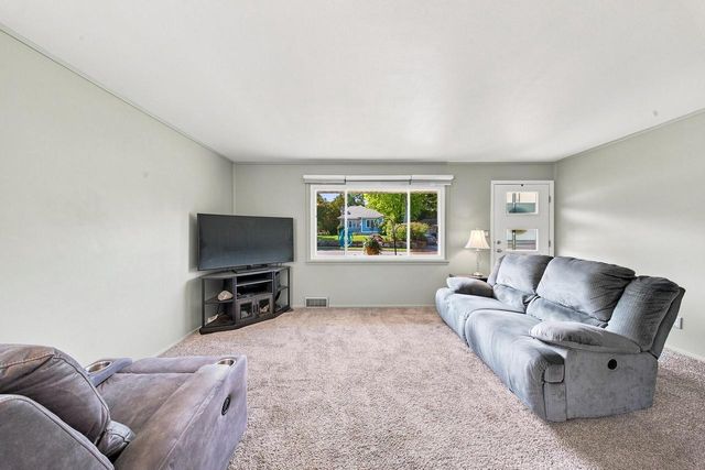 100 N Highland AVENUE, Thiensville, WI 53092
