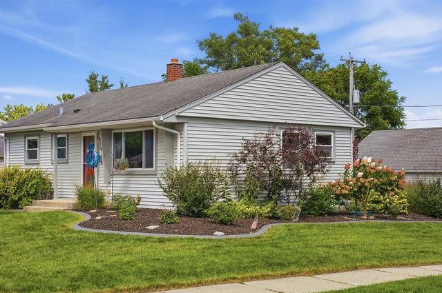 100 N Highland AVENUE, Thiensville, WI 53092