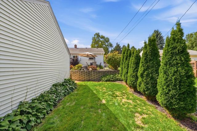 100 N Highland AVENUE, Thiensville, WI 53092
