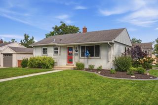100 N Highland AVENUE, Thiensville, WI 53092