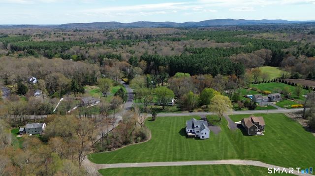 42 Holcomb Street, Simsbury, CT 06070