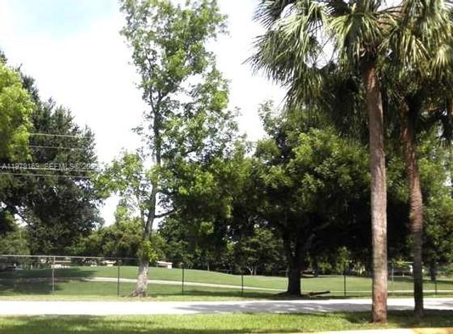 2802 N 46 AVE 520B, Hollywood, FL 33021