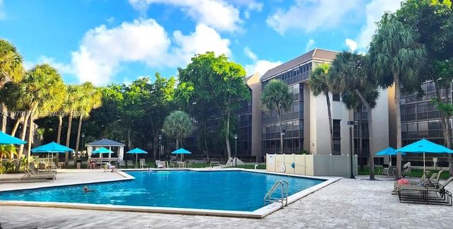 2802 N 46 AVE 520B, Hollywood, FL 33021