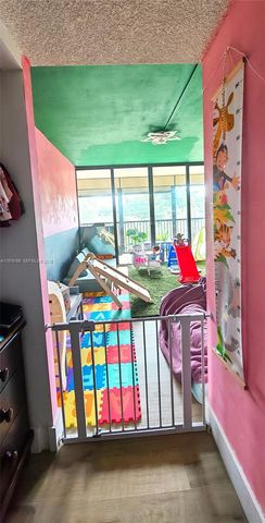 2802 N 46 AVE 520B, Hollywood, FL 33021