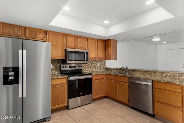 2842 E BECK Lane 2, Phoenix, AZ 85032