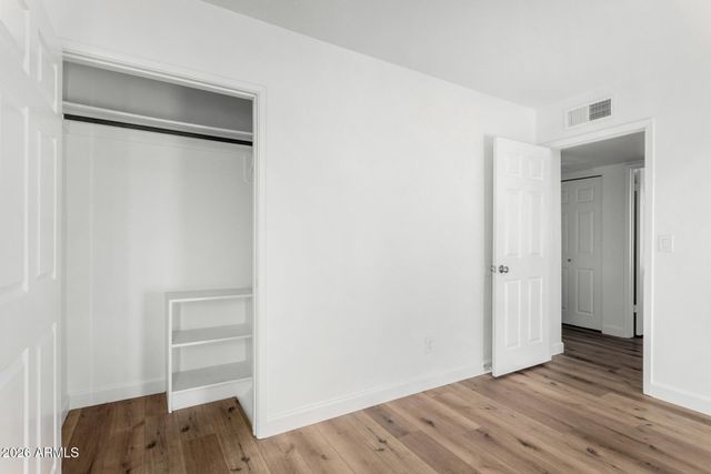 2842 E BECK Lane 2, Phoenix, AZ 85032