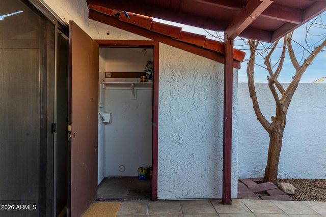 2842 E BECK Lane 2, Phoenix, AZ 85032