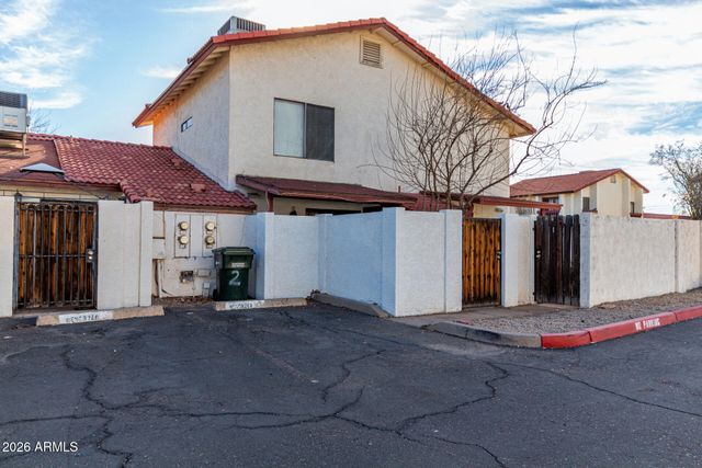 2842 E BECK Lane 2, Phoenix, AZ 85032