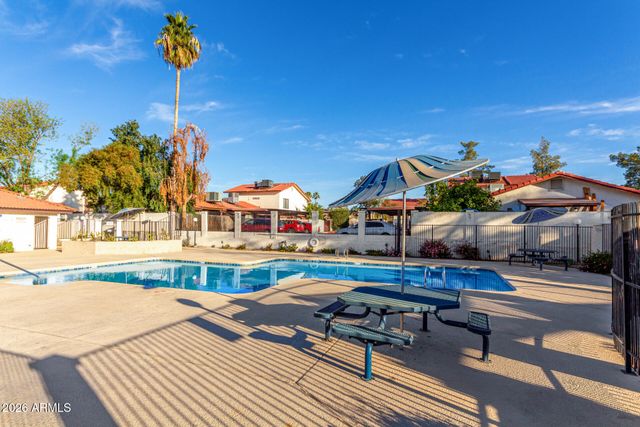 2842 E BECK Lane 2, Phoenix, AZ 85032