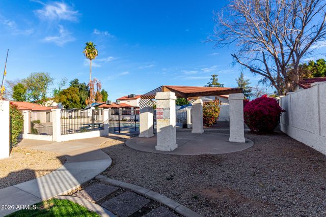 2842 E BECK Lane 2, Phoenix, AZ 85032