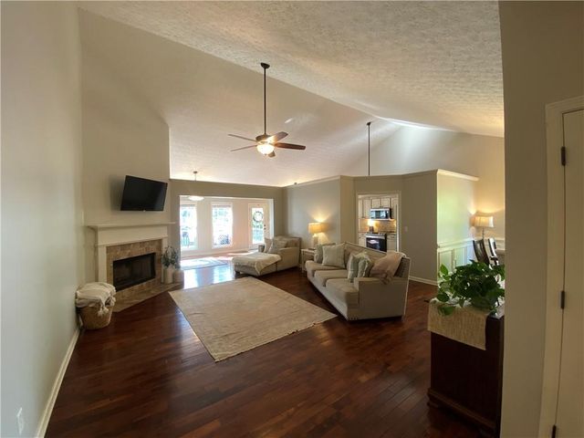 1948 E Bay Street, Hoschton, GA 30548