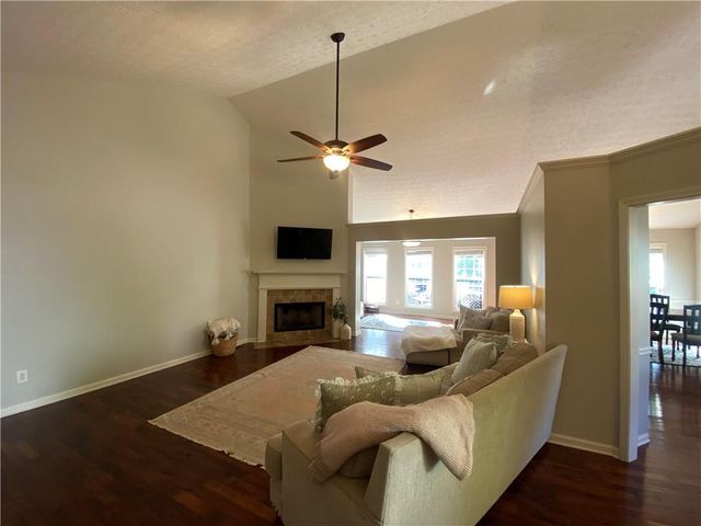 1948 E Bay Street, Hoschton, GA 30548
