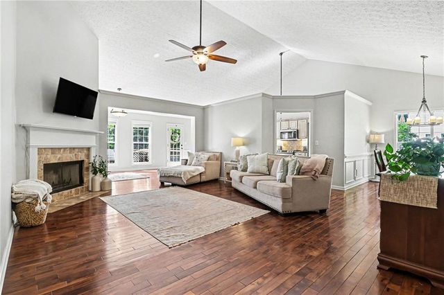 1948 E Bay Street, Hoschton, GA 30548