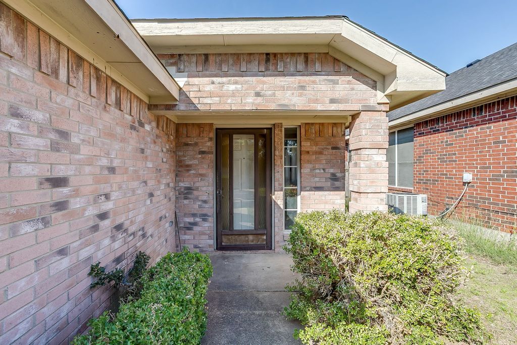 1031 Gaynor Avenue, Duncanville, TX 75137 — photo 2