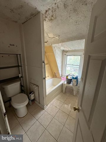 13 WALNUT ST, Marcus Hook, PA 19061