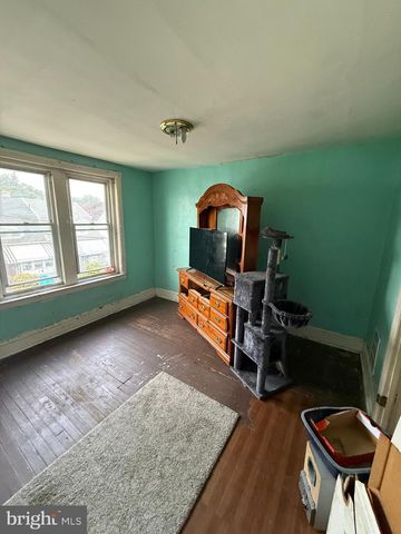 13 WALNUT ST, Marcus Hook, PA 19061