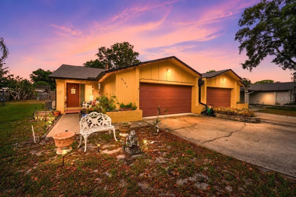 Image 2 of property listing at 214 PERTH COURT A, Winter Springs, FL 32708