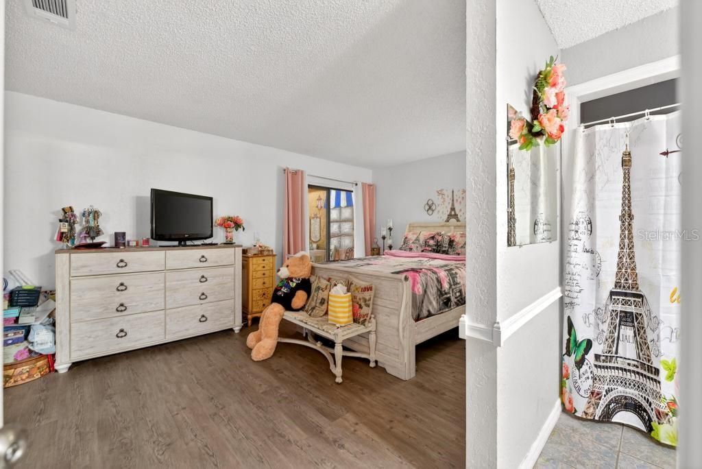 Image 11 of property listing at 214 PERTH COURT A, Winter Springs, FL 32708