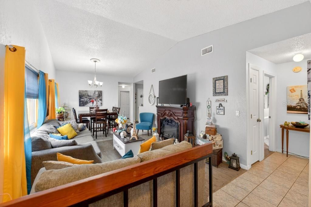Image 4 of property listing at 214 PERTH COURT A, Winter Springs, FL 32708