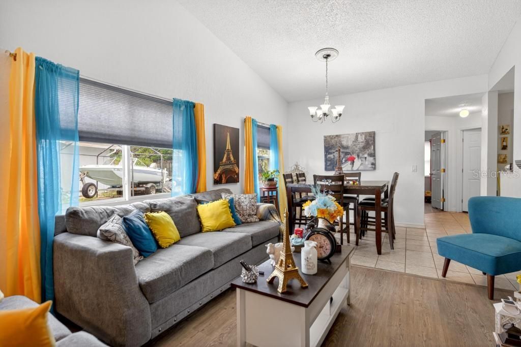 Image 6 of property listing at 214 PERTH COURT A, Winter Springs, FL 32708