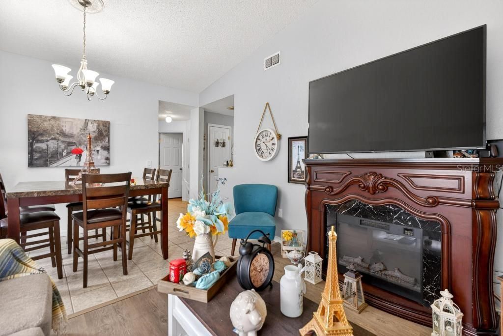 Image 7 of property listing at 214 PERTH COURT A, Winter Springs, FL 32708
