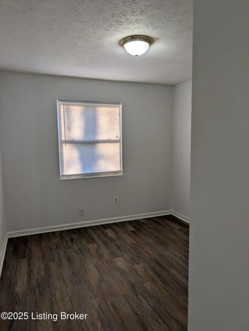 3224 Springfield Dr, Louisville, KY 40214