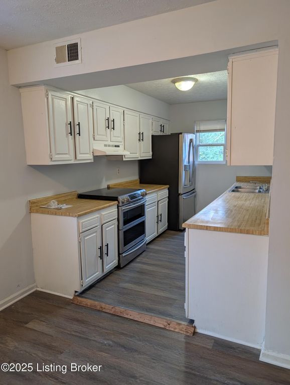 3224 Springfield Dr, Louisville, KY 40214