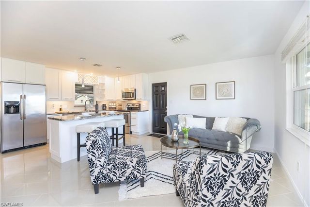4584 San Antonio LN, Bonita Springs, FL 34134