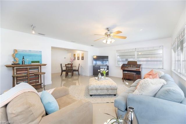 4584 San Antonio LN, Bonita Springs, FL 34134