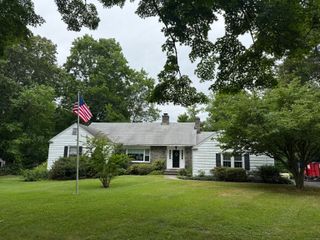 8 Nelson Place, Fairfield, CT 06825