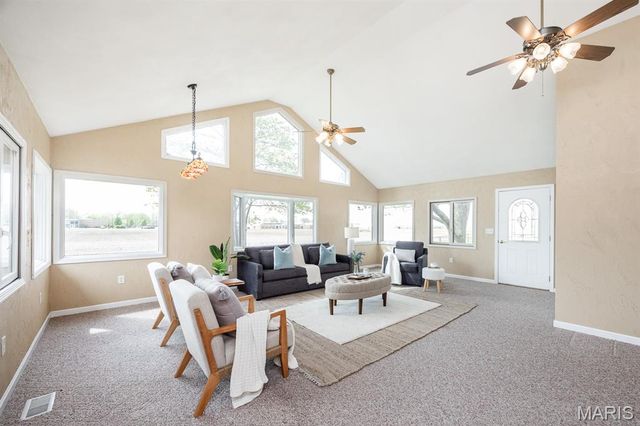 717 Knipp Avenue, Mascoutah, IL 62258