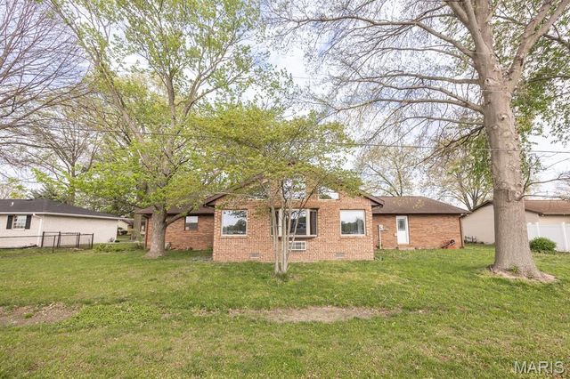 717 Knipp Avenue, Mascoutah, IL 62258