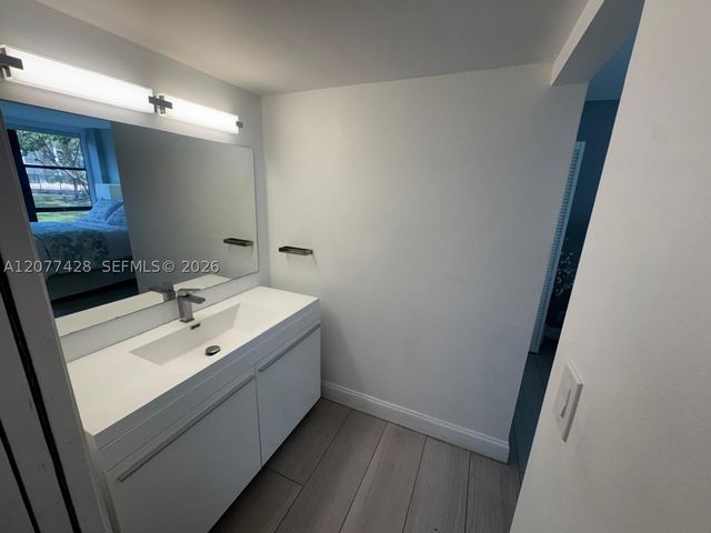 16919 N Bay Rd 108, Sunny Isles Beach, FL 33160