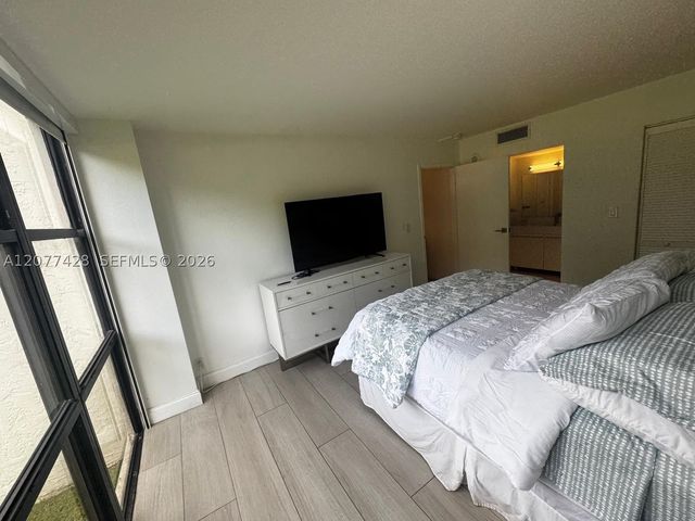 16919 N Bay Rd 108, Sunny Isles Beach, FL 33160