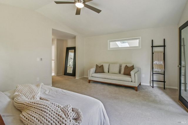 12480 Fiori Ln, Sebastopol, CA 95472